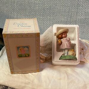 🌸Vintage Easter Charm Figurine 🌸